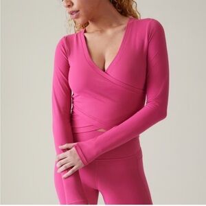 Athleta Transcend Wrap Top Salvia Pink Vneck Gym Yoga UPF Stretch Sz M NEW